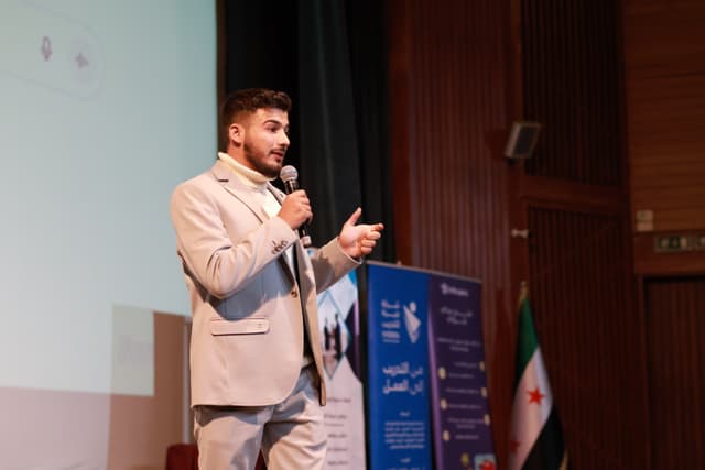 المدرب نواف البوسطة