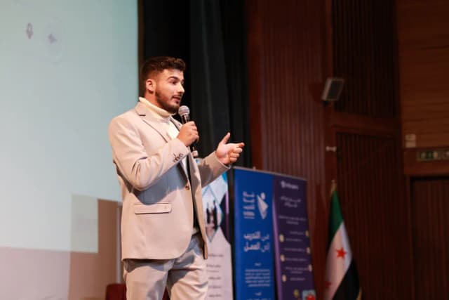 المدرب نواف البوسطة